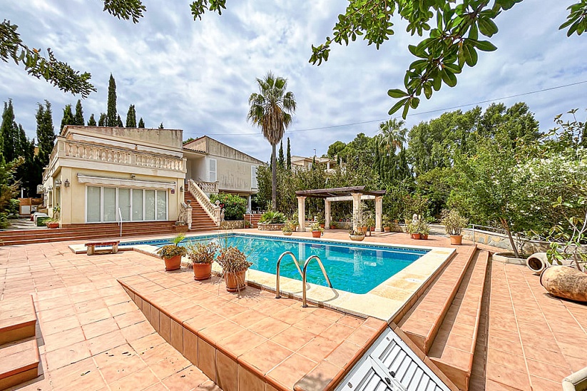 Villa familiar con jardín y piscina en Santa Ponsa