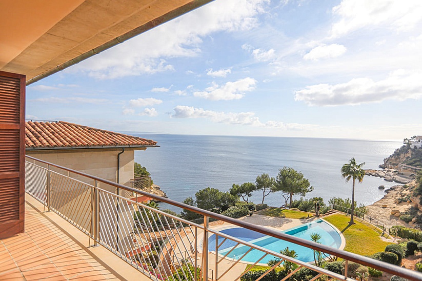 Ático en un exclusivo complejo de prestigio con vistas al mar en Sol de Mallorca
