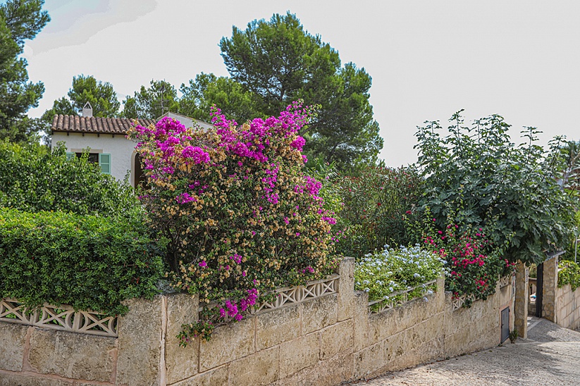 Acogedora villa con jardín y piscina en una zona tranquila en Costa de la Calma
