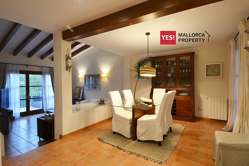 Se vende casa adosada en Bendinat (Mallorca). La prestigiosa zona muy tranquila. Superficie construida de 166 metros cuadrados
