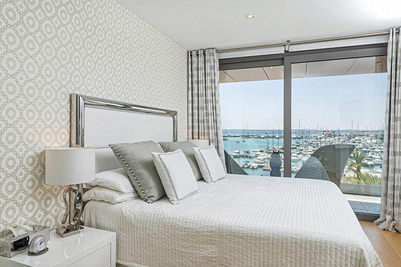 Apartamento moderno con fantásticas vistas al mar en el puerto de Alcudia