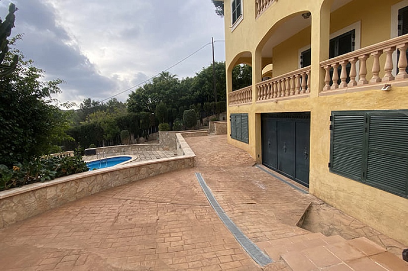 Amplia villa con piscina en Cala Vines