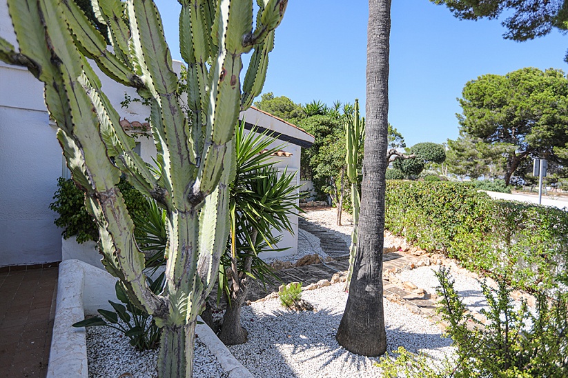 Chalet con jardín y piscina en un lugar acogedor en Sol de Mallorca