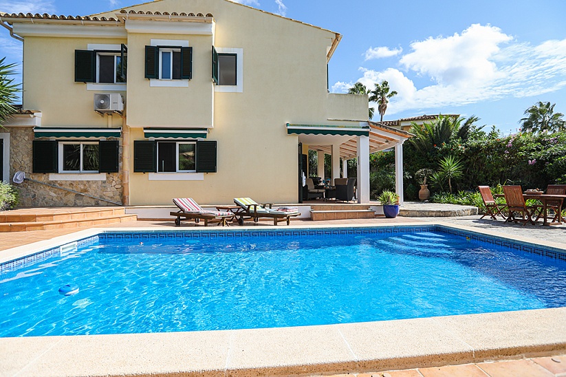 Maravillosa villa con jardín y piscina en Calvià