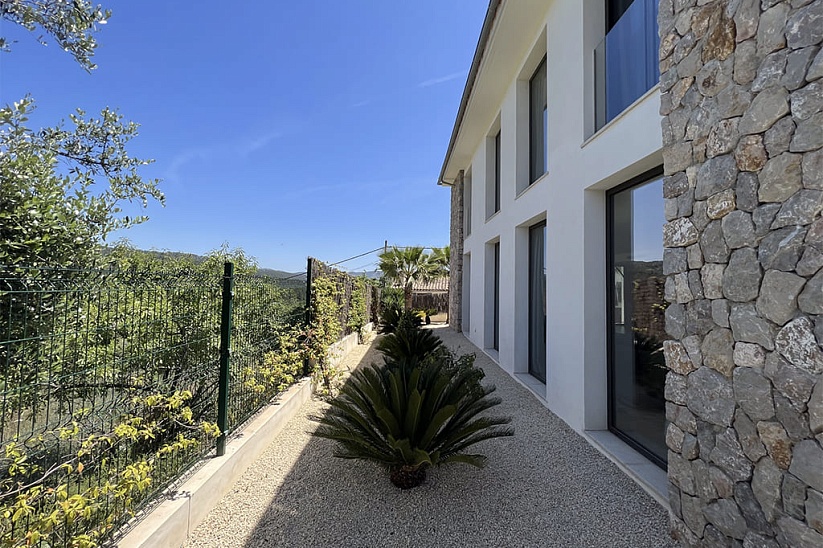 Villa de lujo de 4 dormitorios rodeada de hermosa naturaleza en Es Capdella