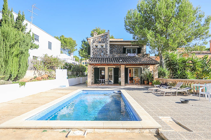 Casa con piscina en Costa de la Calma