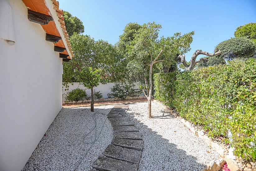 Chalet con jardín y piscina en un lugar acogedor en Sol de Mallorca
