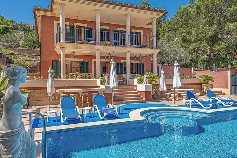 Maravillosa villa de estilo mediterráneo cerca de la playa en Costa de la Calma