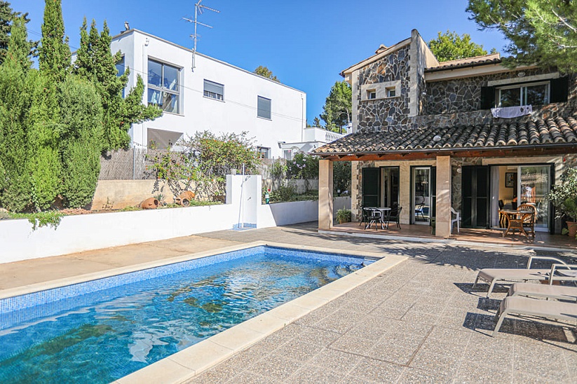 Casa con piscina en Costa de la Calma