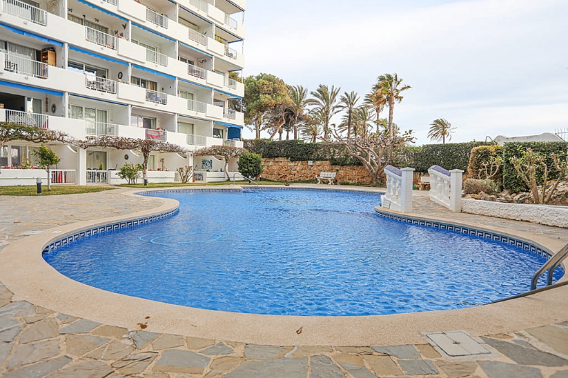 Precioso apartamento con acceso al mar en un complejo en Santa Ponsa