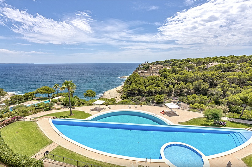 Ático de lujo con vistas panorámicas al mar en Sol de Mallorca