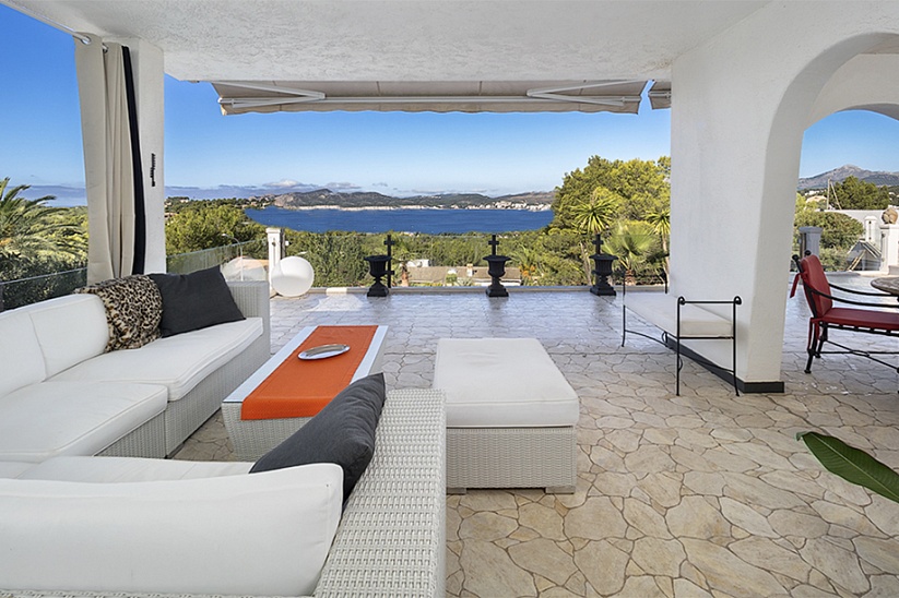 Villa de 5 dormitorios con vistas al mar en Santa Ponsa