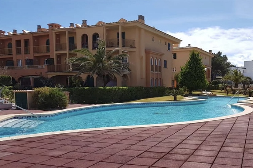 Apartamento en un popular complejo con jardín y piscina en Port Adriano