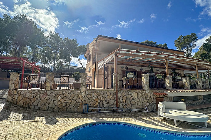 Villa familiar con vistas panorámicas a la montaña en Costa de la Calma