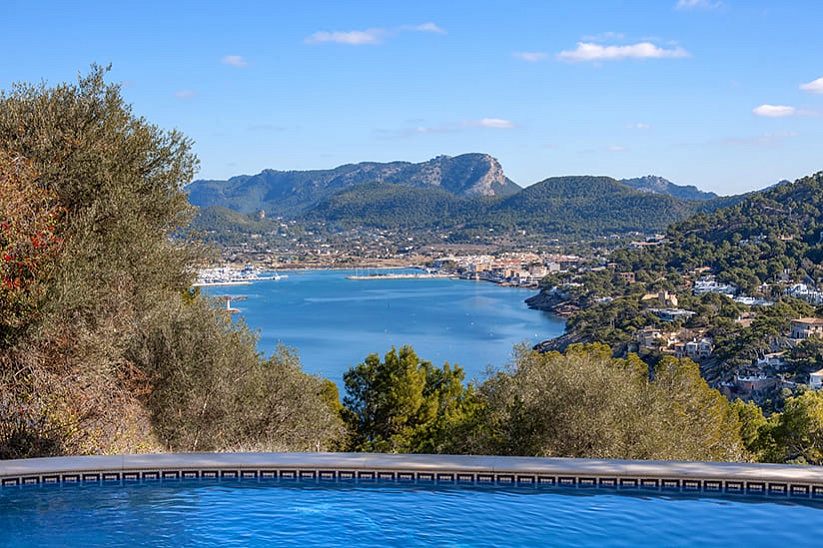 Villa mediterránea de lujo con vistas al mar en Port Andratx
