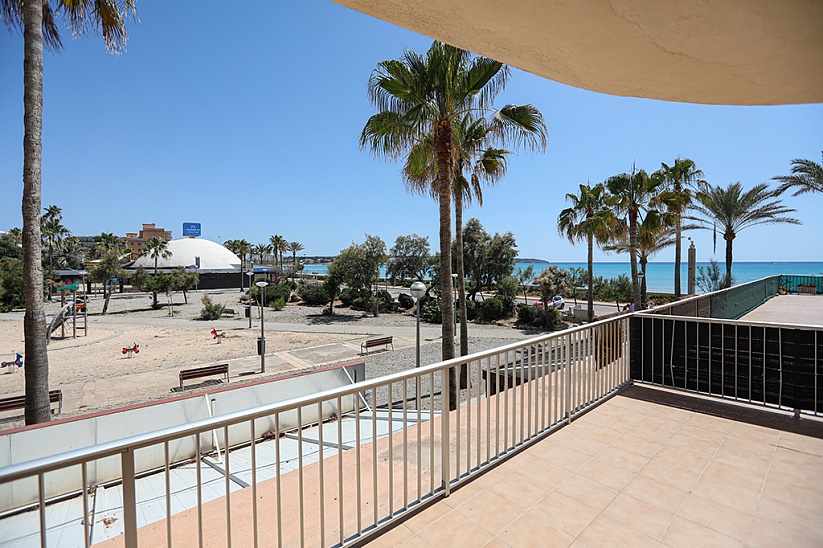 Apartamento cerca de la playa con vistas al mar en El Arenal