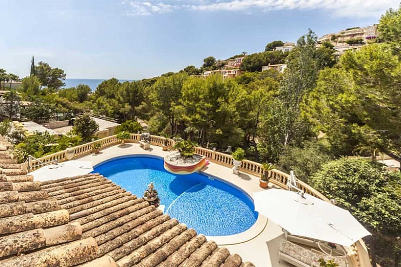 Preciosa villa con piscina en Costa de la Calma